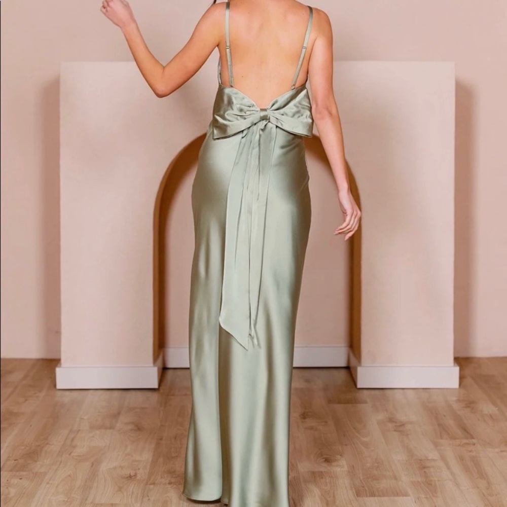 Revelry Steph Silver Sage Satin Front Slit Bow Back Long Dress Size 0 Prom Party